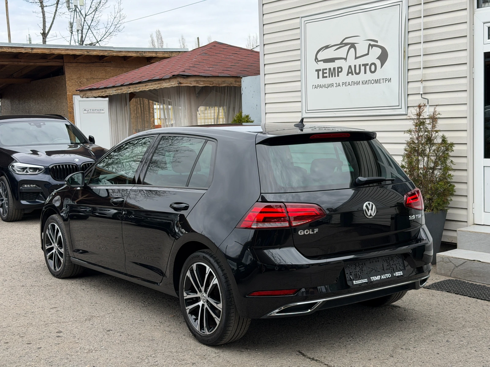 VW Golf 2.0TDI* Highline* С ПЪЛНА СЕРВИЗНА ИСТОРИЯ, снимка 6 - Автомобили и джипове - 53815772