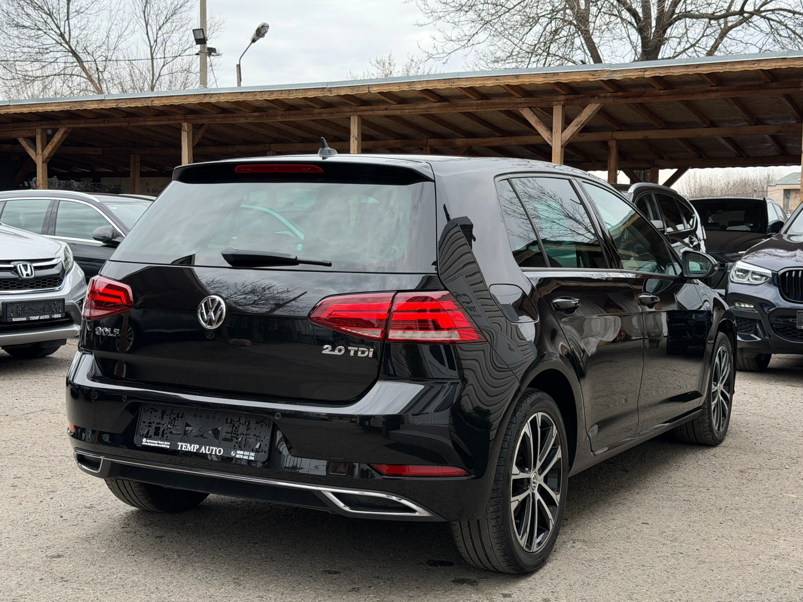 VW Golf 2.0TDI* Highline* С ПЪЛНА СЕРВИЗНА ИСТОРИЯ, снимка 4 - Автомобили и джипове - 53815772