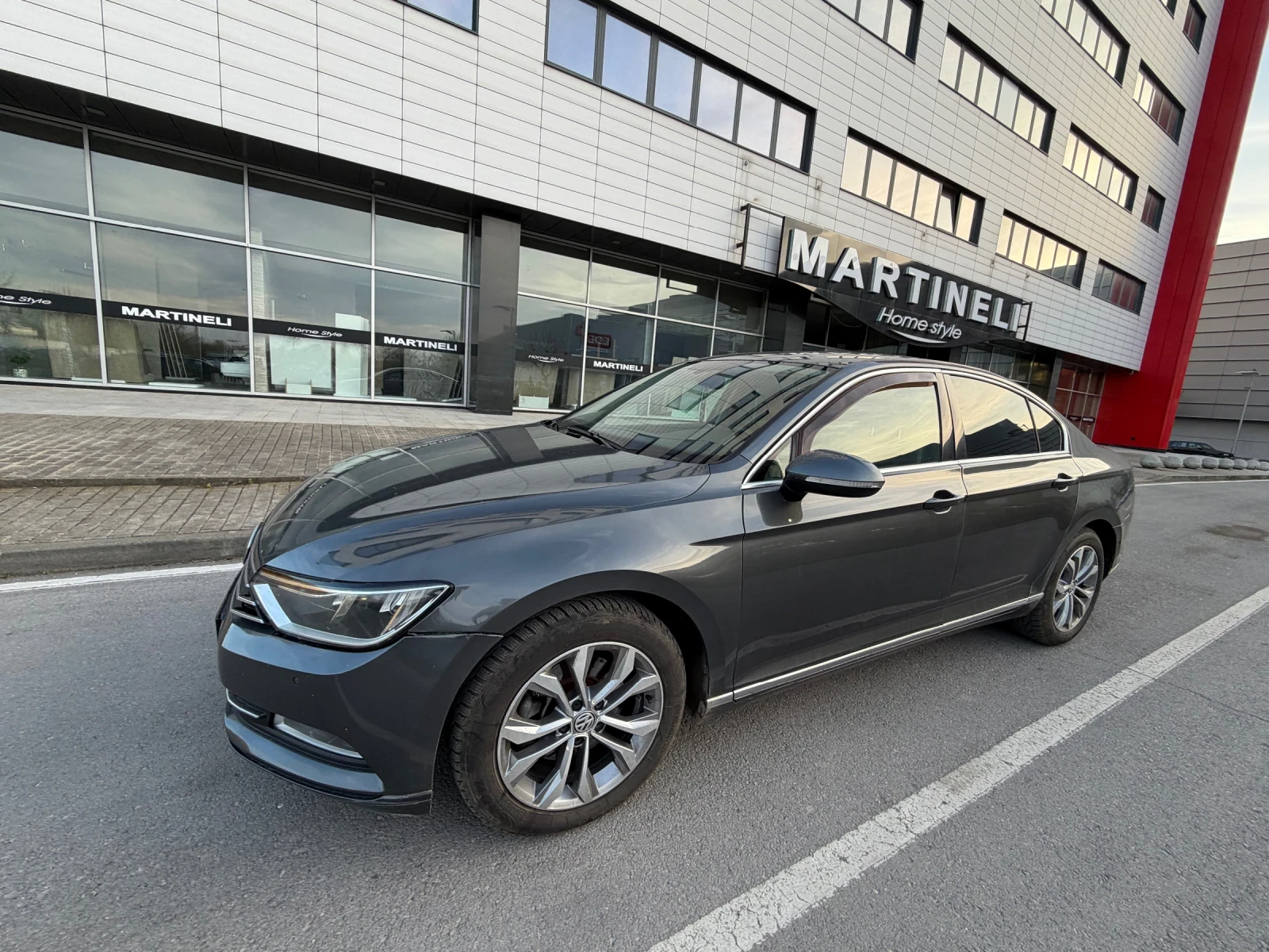 VW Passat 2.0TDI* DSG* Highline, снимка 2 - Автомобили и джипове - 54247502