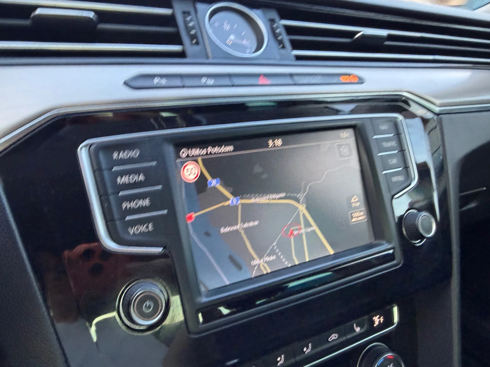 VW Passat 2.0TDI* DSG* Highline, снимка 12 - Автомобили и джипове - 54247502