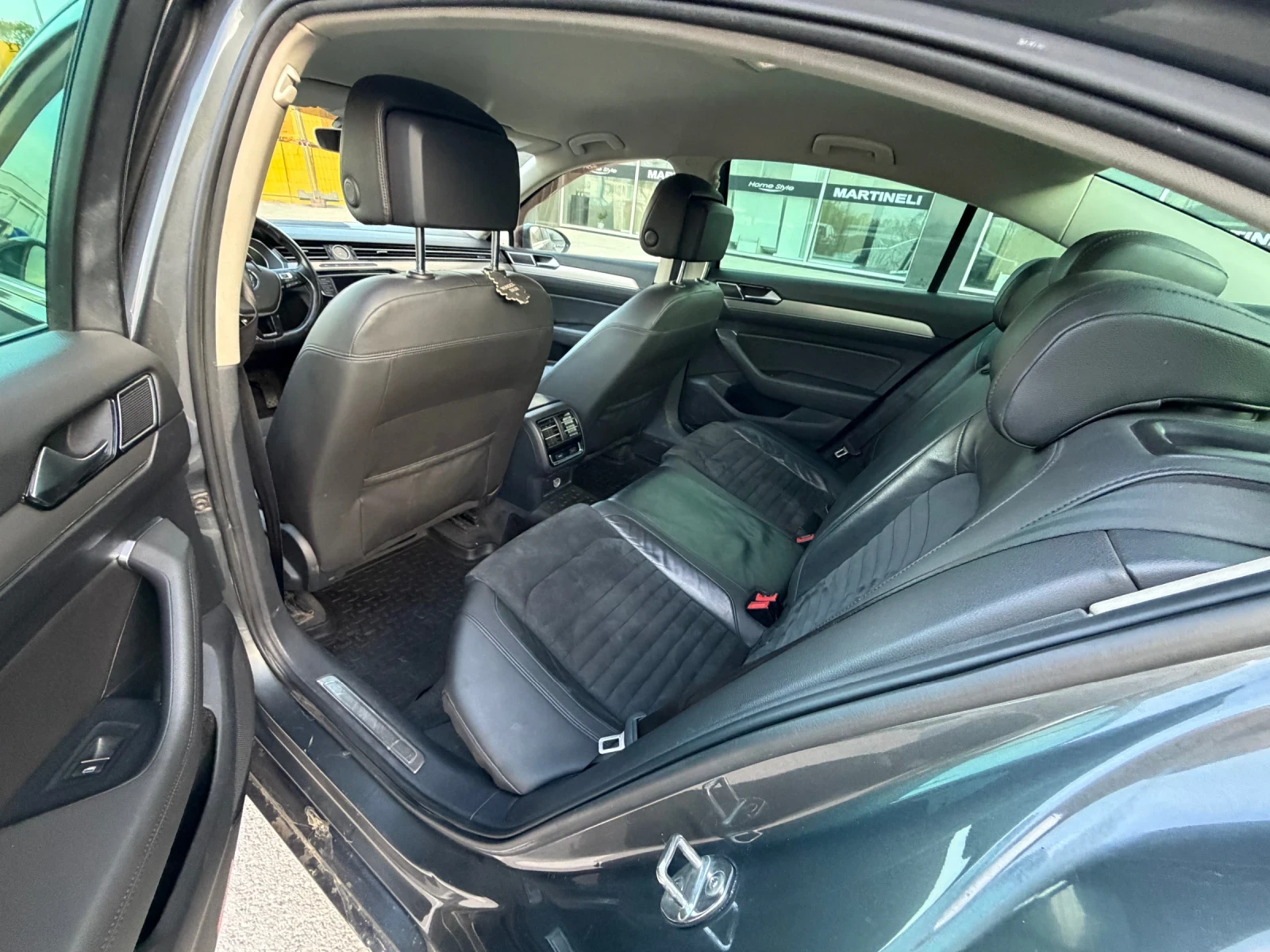 VW Passat 2.0TDI* DSG* Highline, снимка 7 - Автомобили и джипове - 54247502