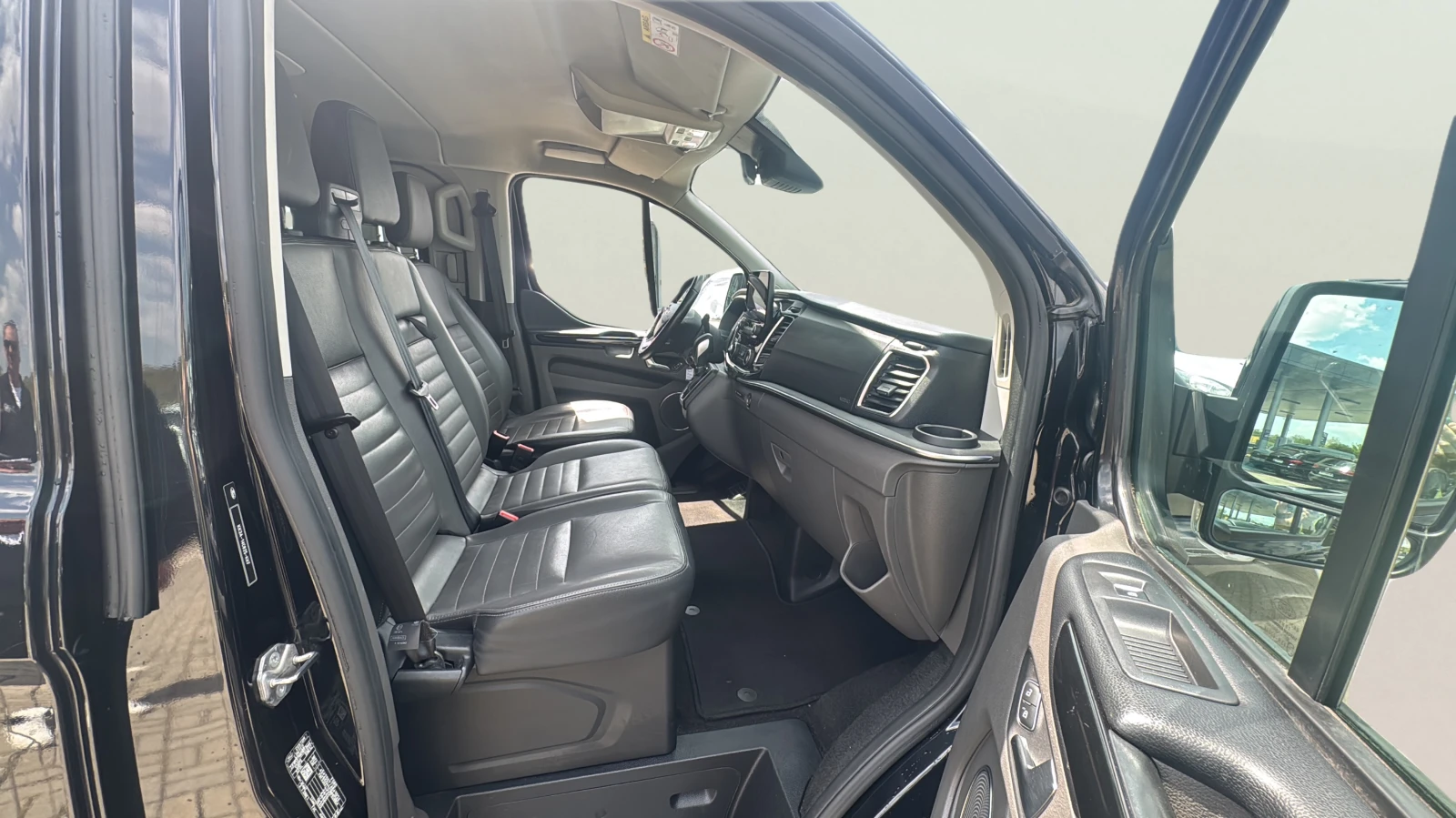 Ford Transit Custom 2.0D, снимка 9 - Автомобили и джипове - 54537799