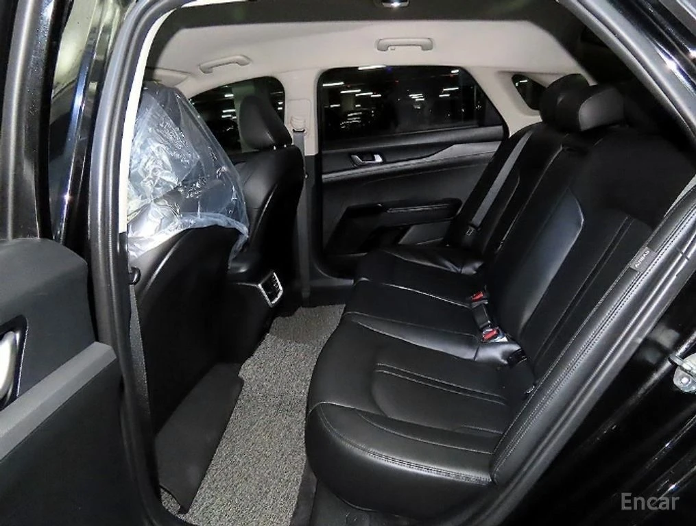 Kia K5 2.0 Trendy* ПОДГРЕВ* КАМЕРА* КРАЙНА ЦЕНА* , снимка 14 - Автомобили и джипове - 54712420