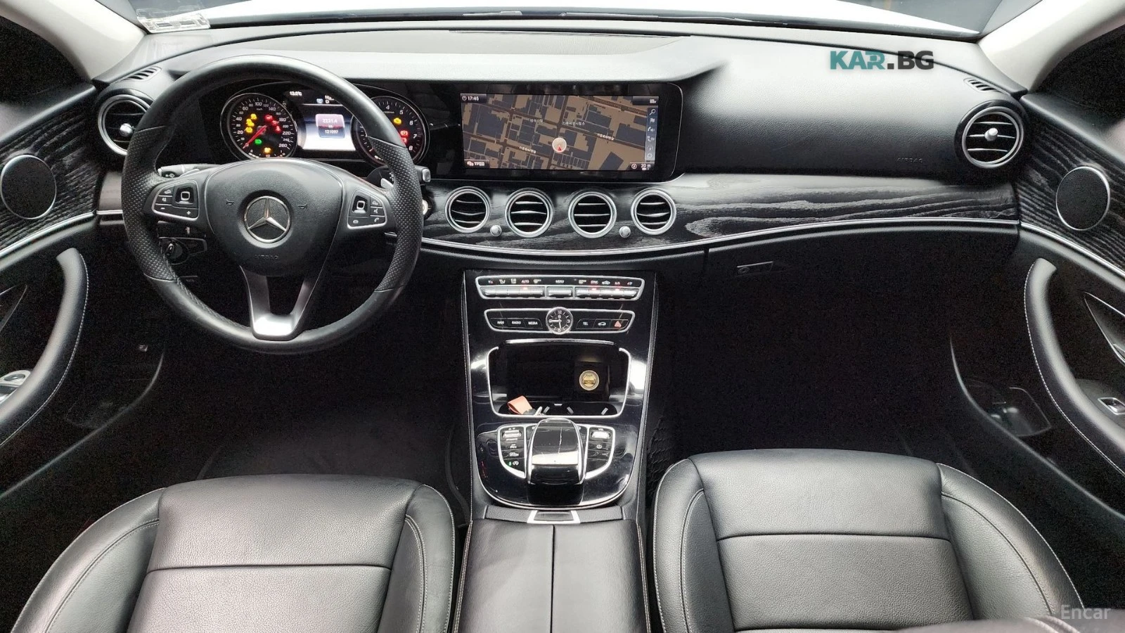 Mercedes-Benz E 200 * КОЖА* ПОДГРЕВ* ПАНОРАМА* LED* NAVI* , снимка 7 - Автомобили и джипове - 54728448