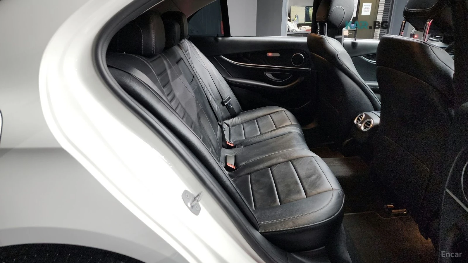 Mercedes-Benz E 200 * КОЖА* ПОДГРЕВ* ПАНОРАМА* LED* NAVI* , снимка 12 - Автомобили и джипове - 54728448