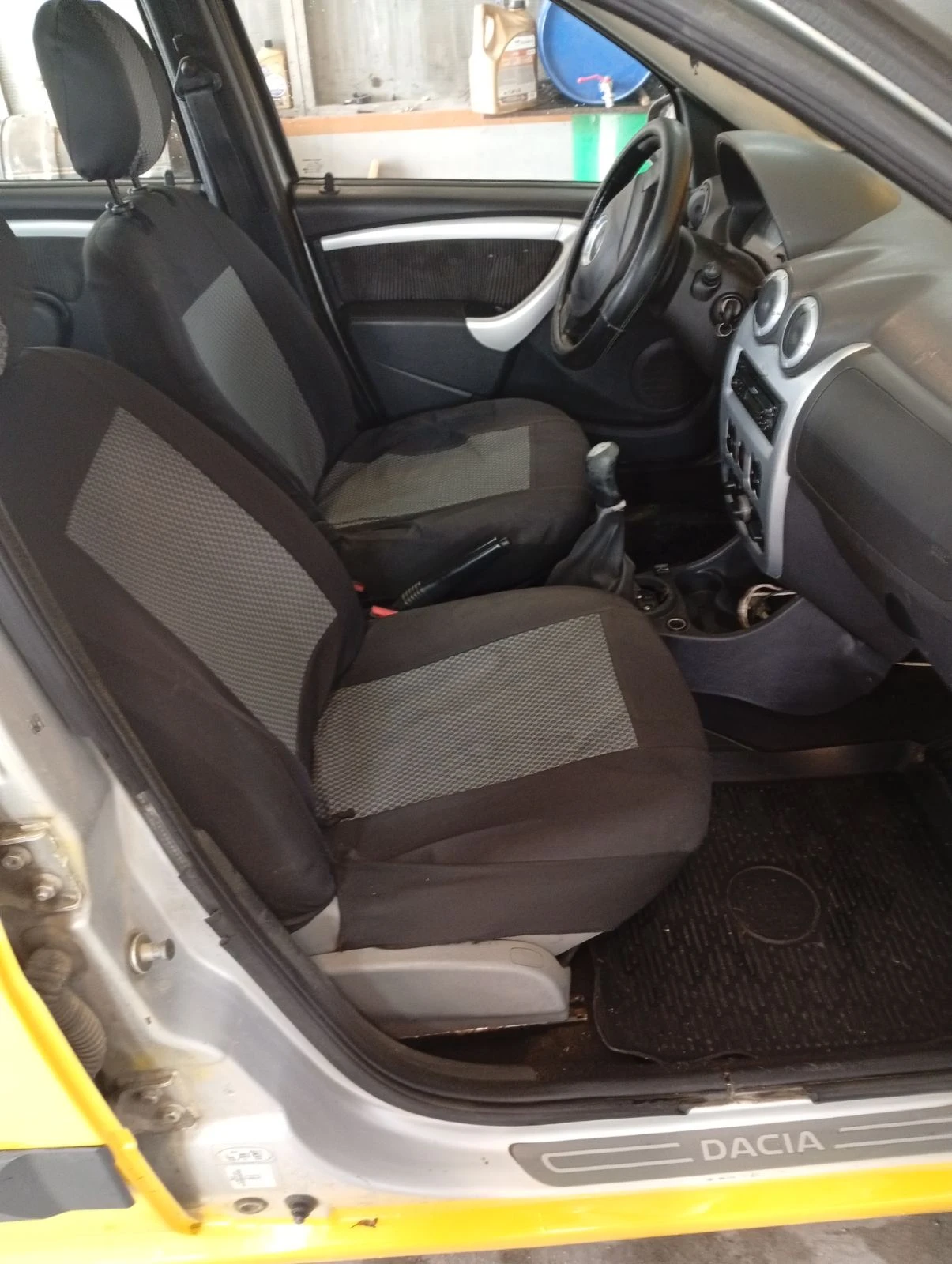 Dacia Logan, снимка 6 - Автомобили и джипове - 54748678