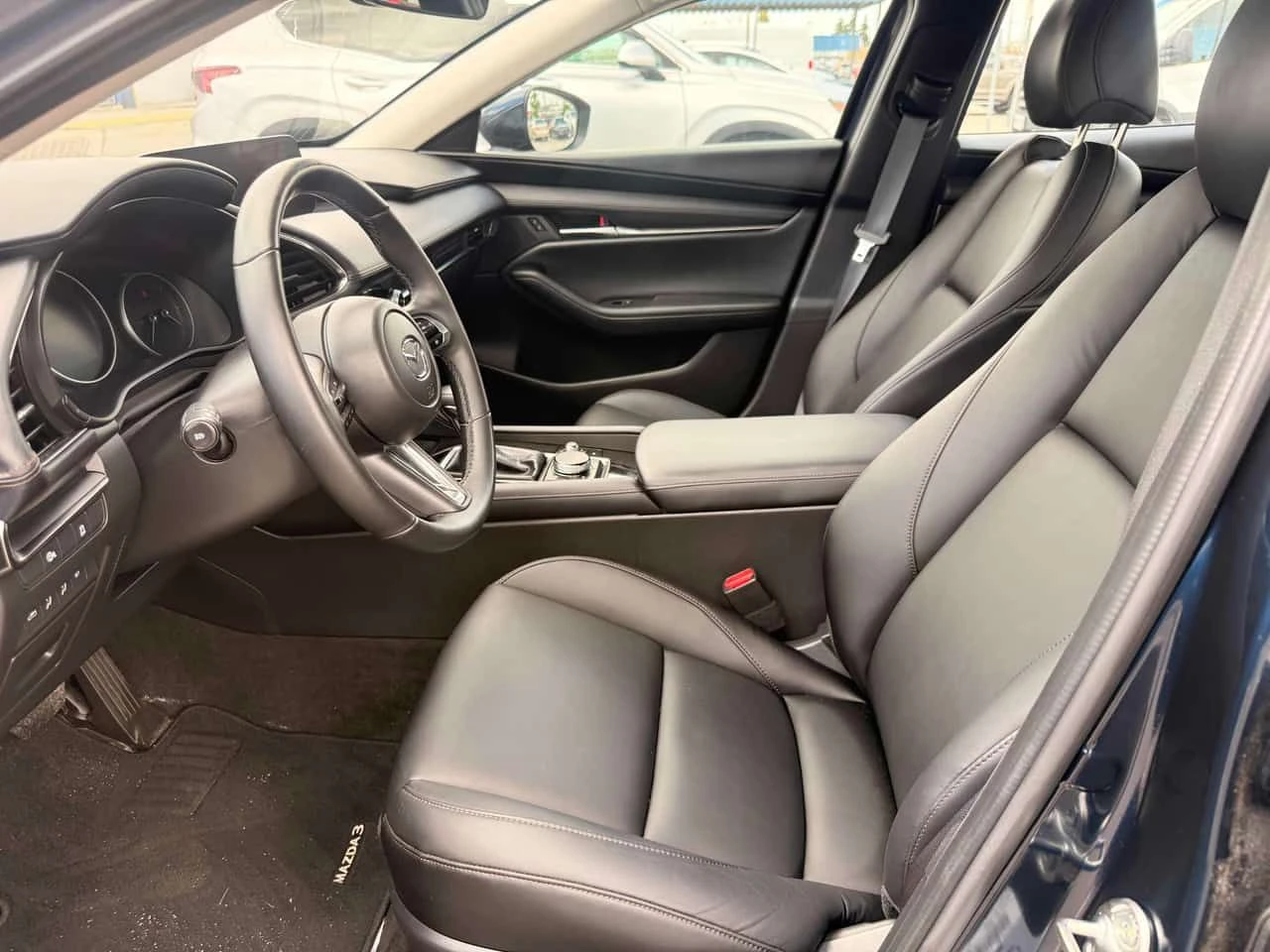 Mazda 3 GS| PANO| ПОДГРЕВИ| LANE ASSIST| , снимка 9 - Автомобили и джипове - 55278238