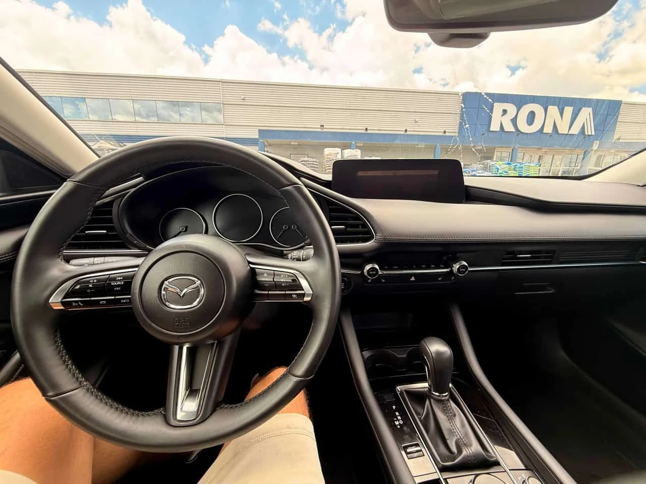 Mazda 3 GS| PANO| ПОДГРЕВИ| LANE ASSIST| , снимка 8 - Автомобили и джипове - 55278238