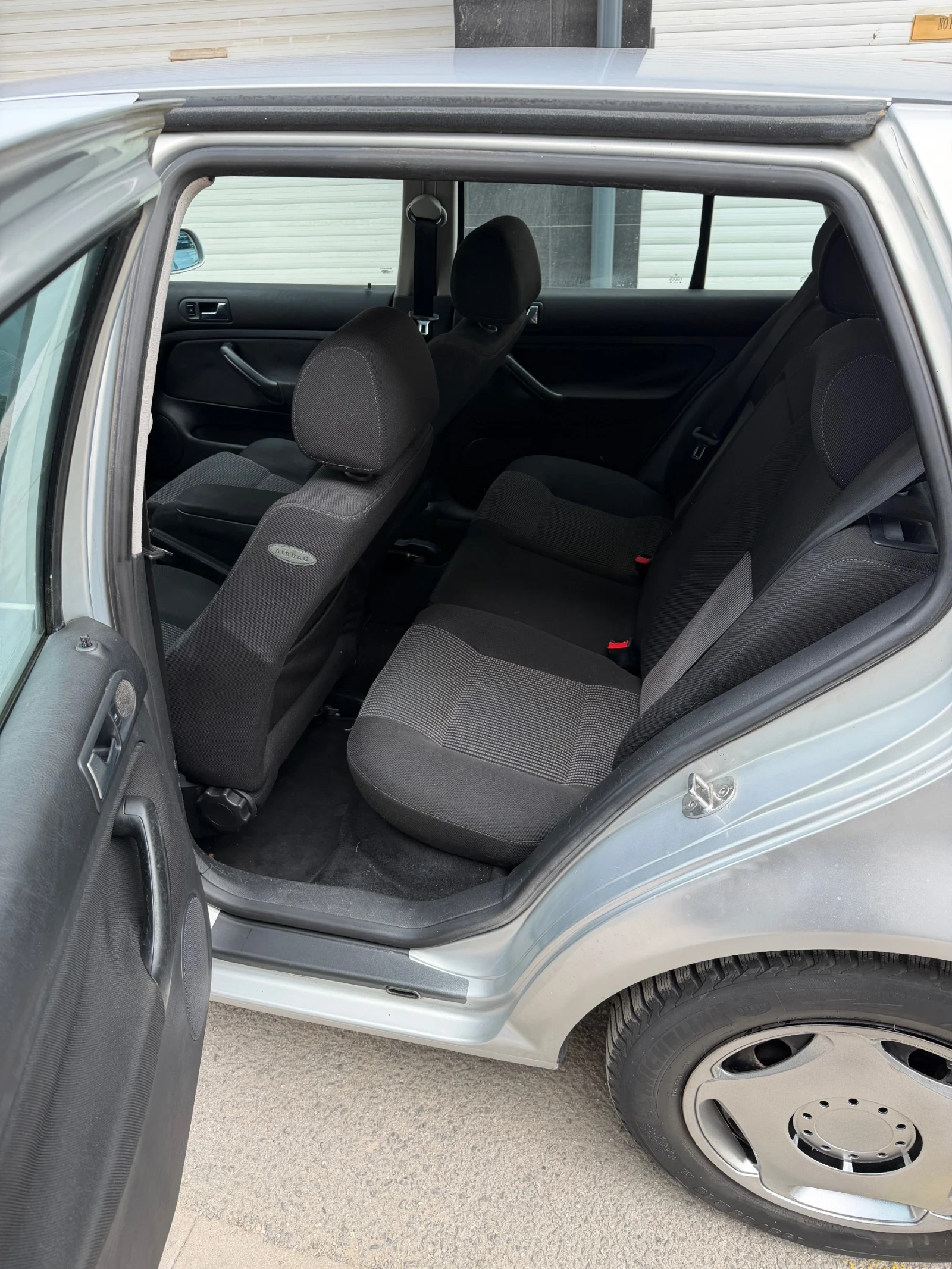 VW Golf 1.6, снимка 7 - Автомобили и джипове - 55316958
