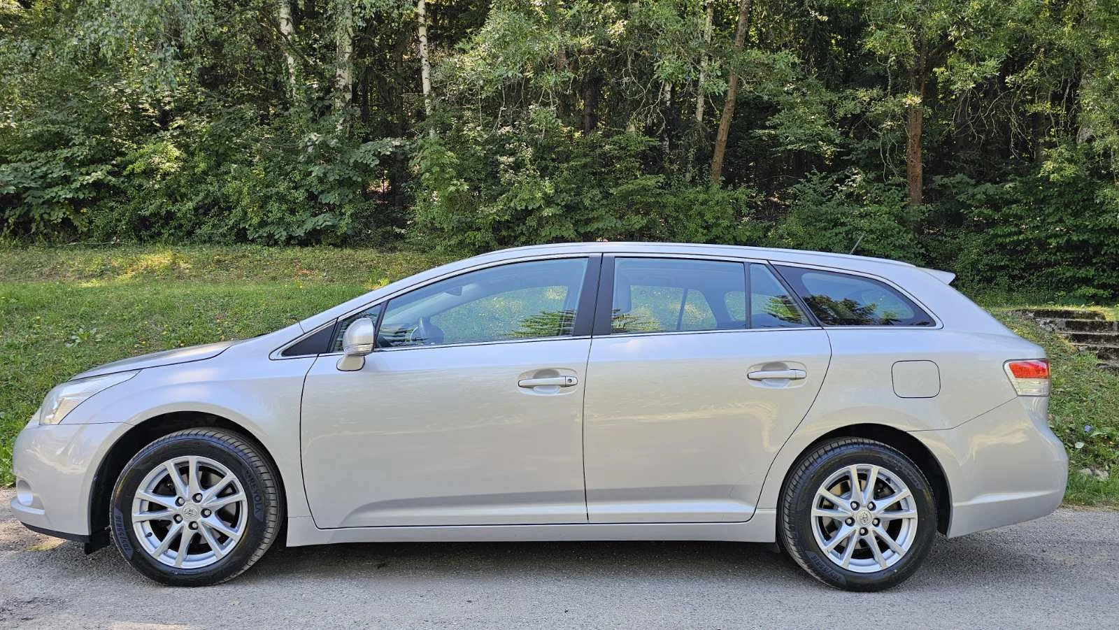 Toyota Avensis 1.8, снимка 3 - Автомобили и джипове - 55546305
