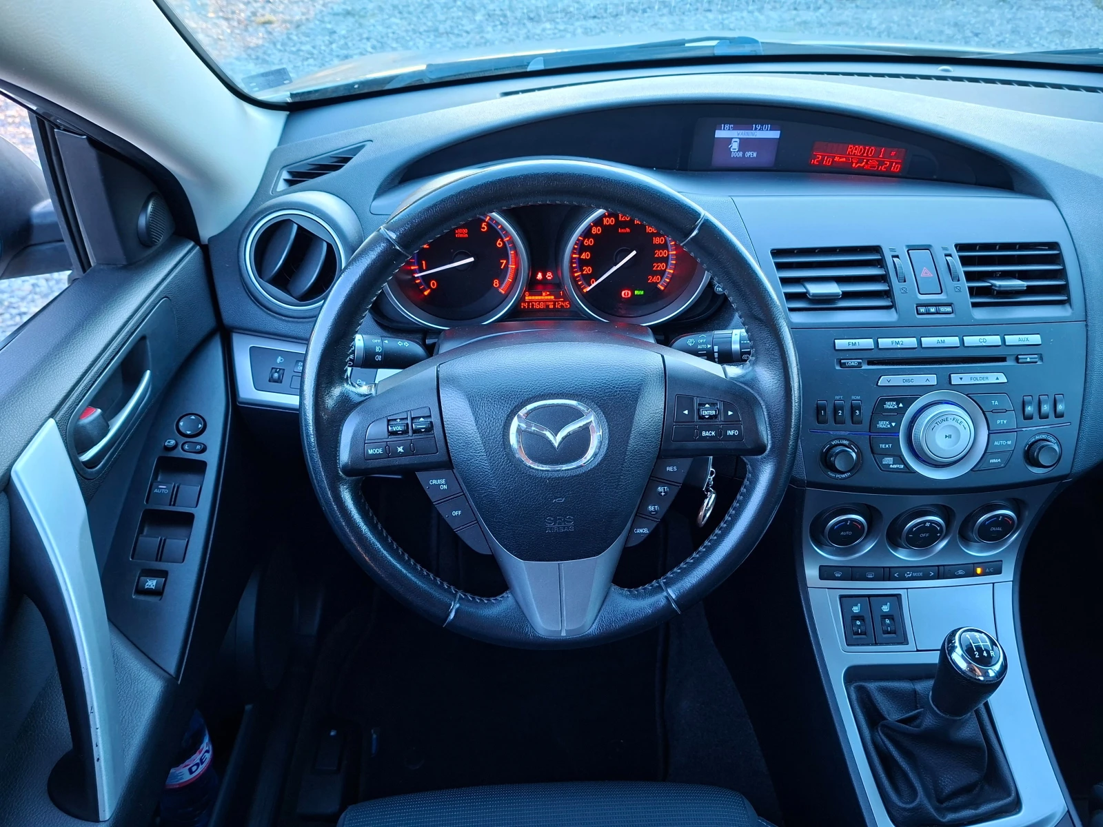 Mazda 3 1.6i* 36м. х 191EUR.* , снимка 10 - Автомобили и джипове - 56215507