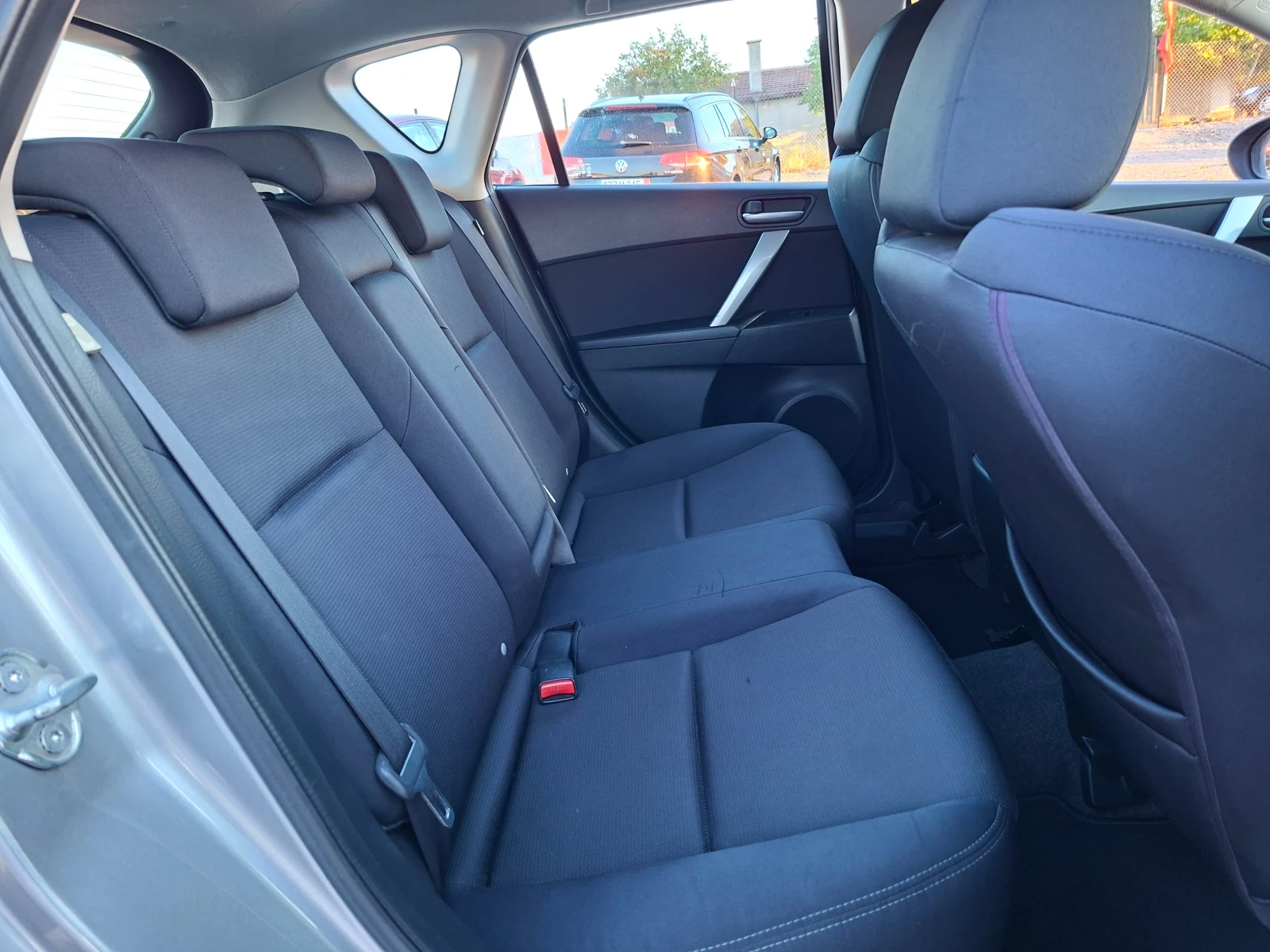 Mazda 3 1.6i* 36м. х 191EUR.* , снимка 12 - Автомобили и джипове - 56215507