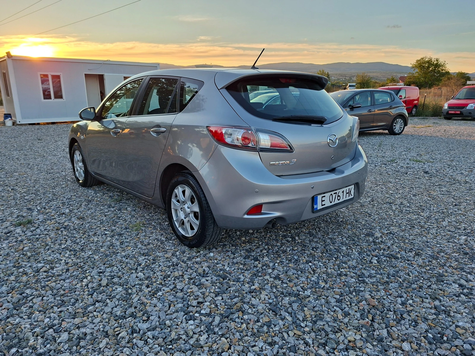 Mazda 3 1.6i* 36м. х 191EUR.* , снимка 4 - Автомобили и джипове - 56215507
