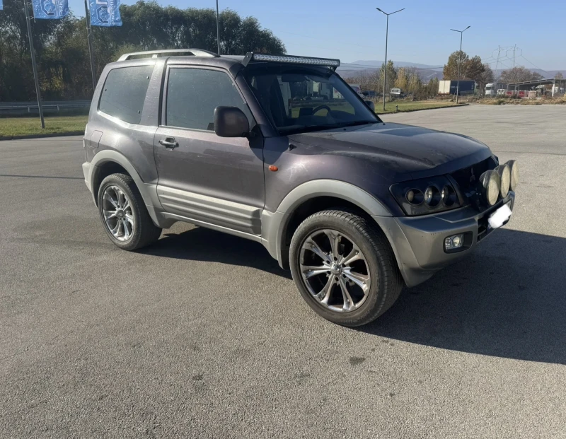 Mitsubishi Pajero 3.5 V6 бензин ръчна кутия, снимка 2 - Автомобили и джипове - 49118302