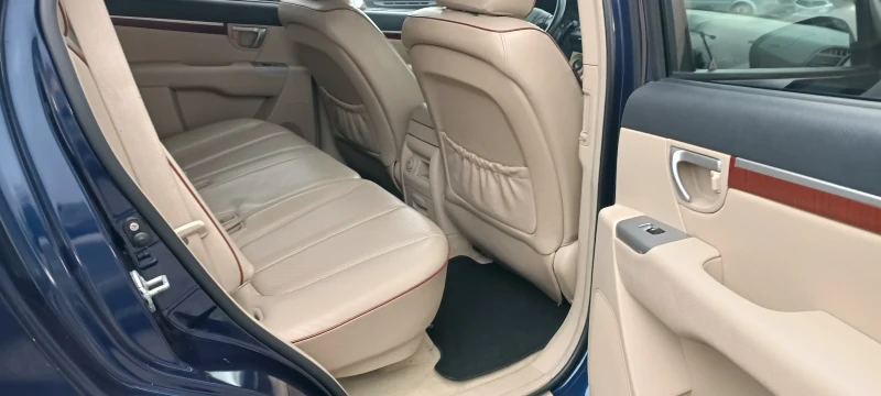 Hyundai Santa fe 2.7 V6 4WD, снимка 14 - Автомобили и джипове - 52554261