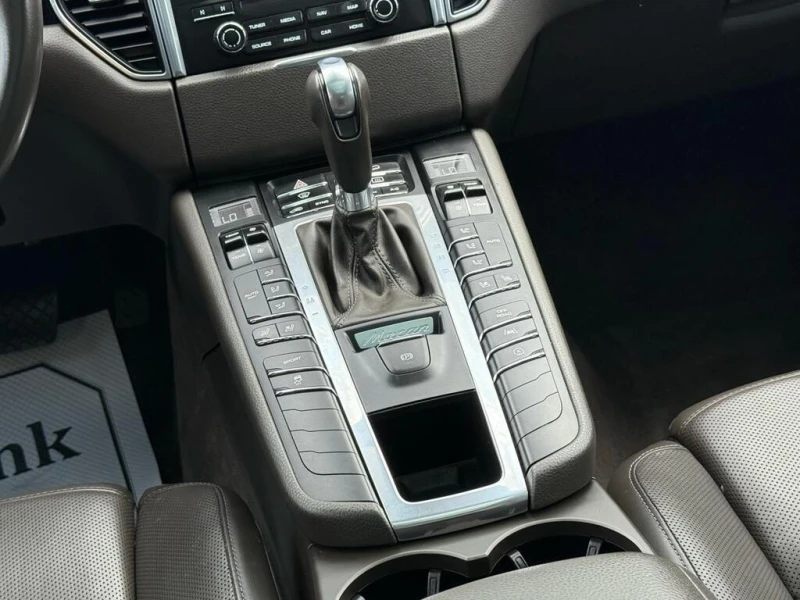 Porsche Macan * S AWD| SUNROOF| NAVI| BACKUP * CARFAX * ЦЕНА ДО , снимка 10 - Автомобили и джипове - 53044068