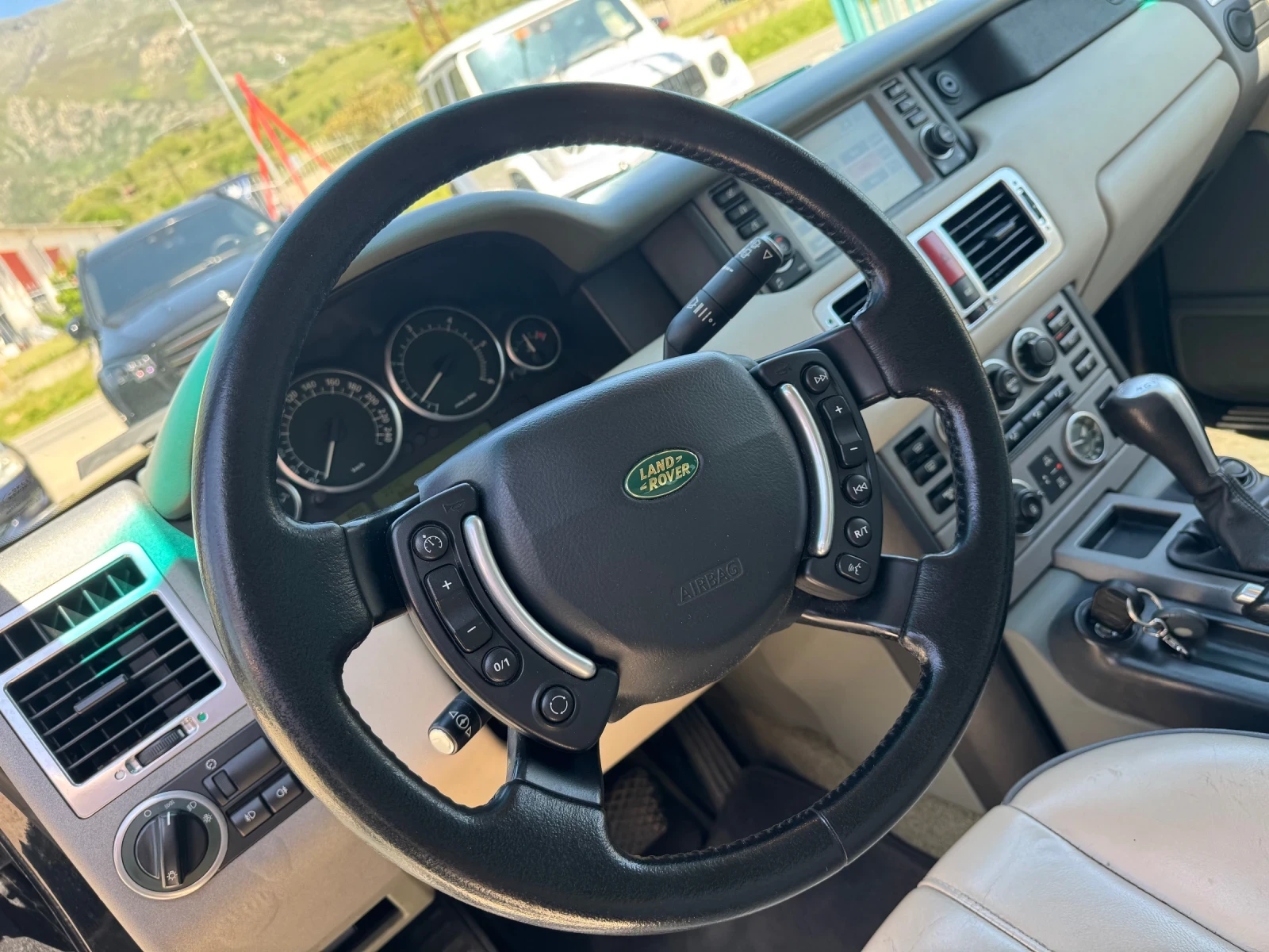 Land Rover Range rover 3.0 d* 218 к.с* Facelift MOD.2011 - изображение 3