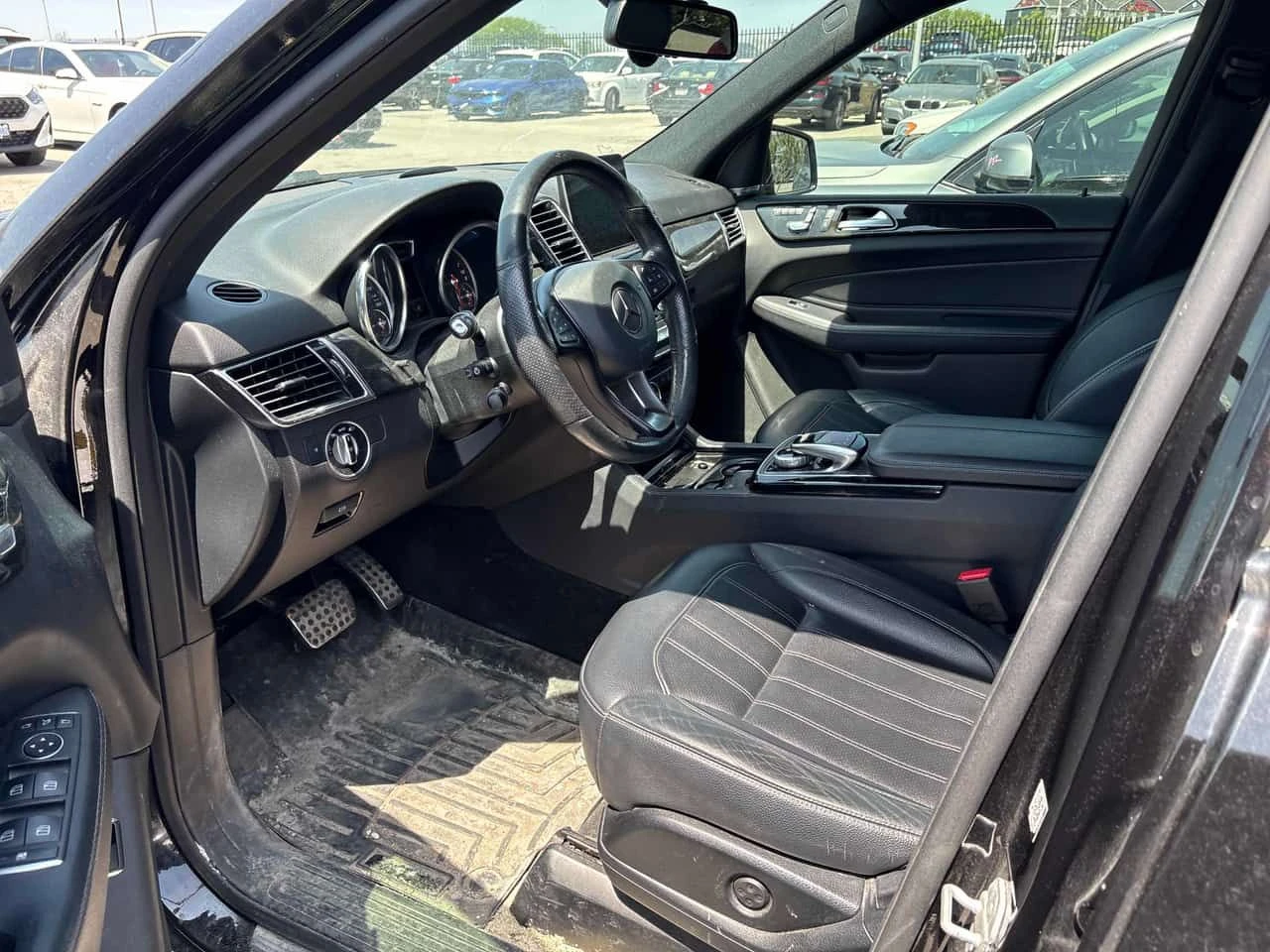 Mercedes-Benz GLE 400 * CARFAX * АВТОКРЕДИТ БЕЗ ПЪРВОНАЧАЛНА ВНОСКА * , снимка 16 - Автомобили и джипове - 54628052