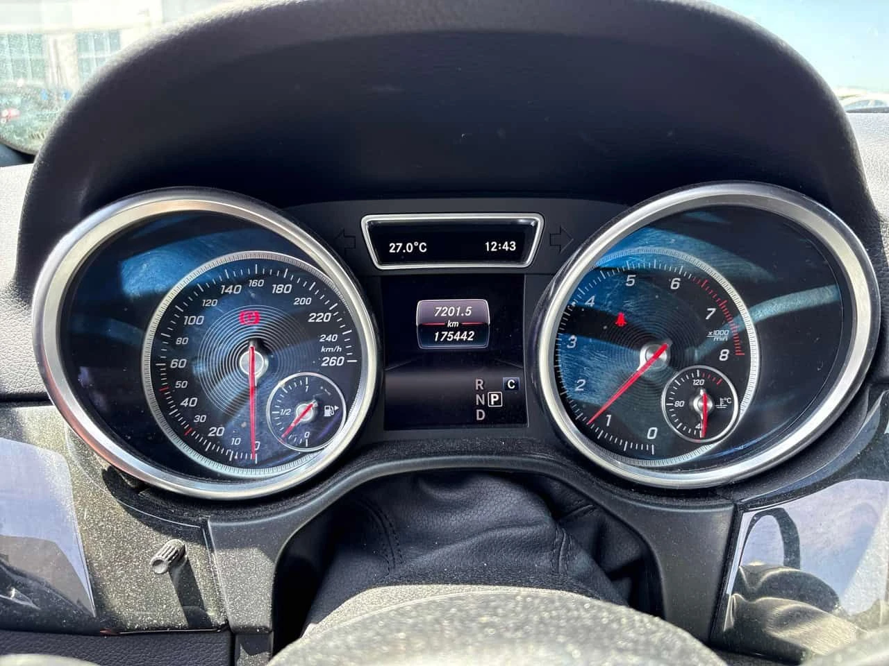 Mercedes-Benz GLE 400 * CARFAX * АВТОКРЕДИТ БЕЗ ПЪРВОНАЧАЛНА ВНОСКА * , снимка 13 - Автомобили и джипове - 54628052