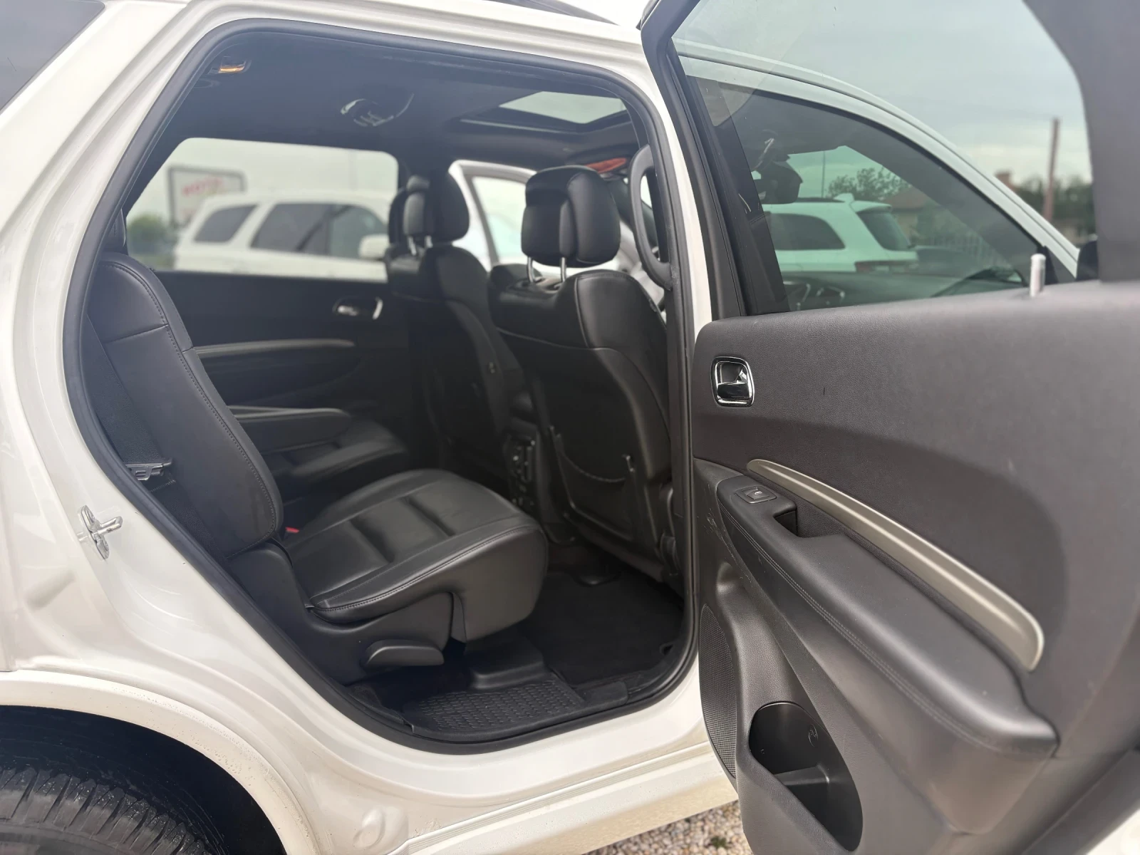Dodge Durango 3.6 GT, снимка 10 - Автомобили и джипове - 54641917