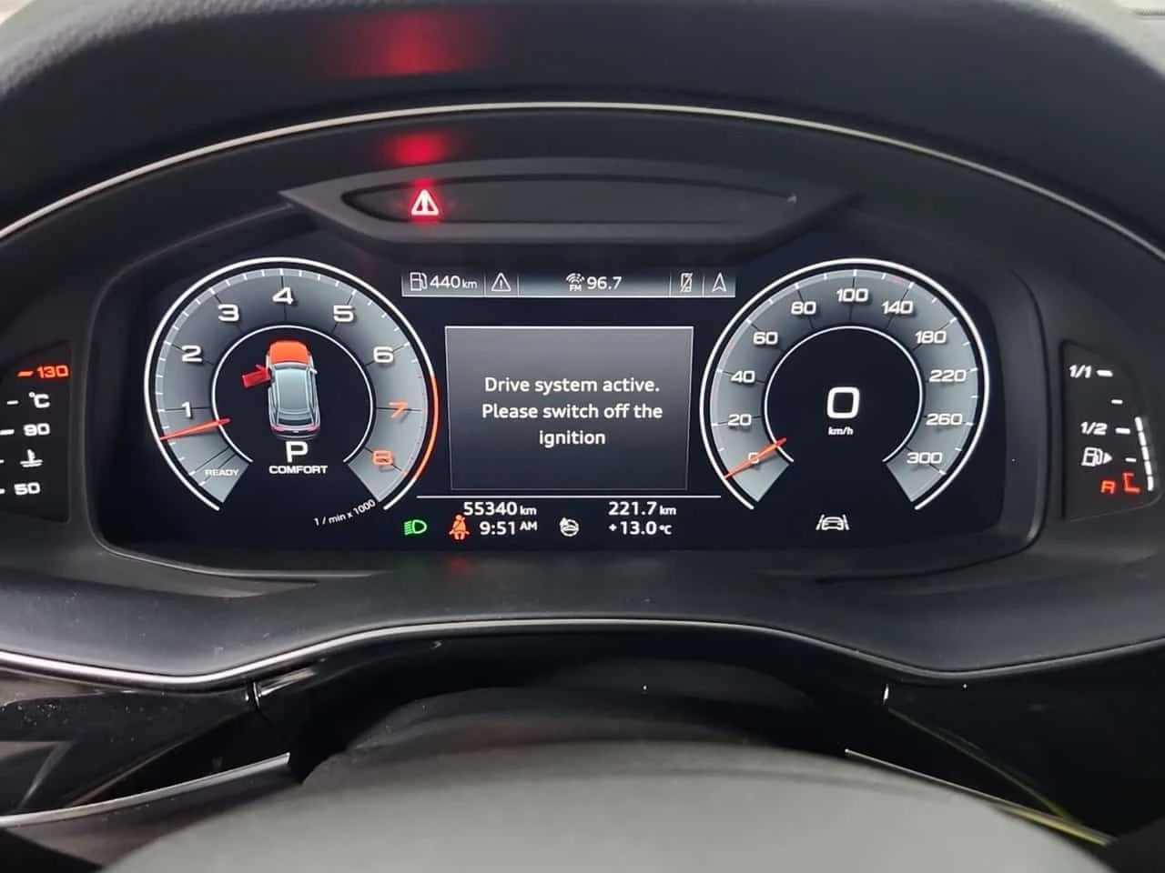 Audi Q8  * PROGRESSIV * ДИСТРОНИК * 360 * ОБДУХВАНЕ * ПАНО, снимка 9 - Автомобили и джипове - 54743835