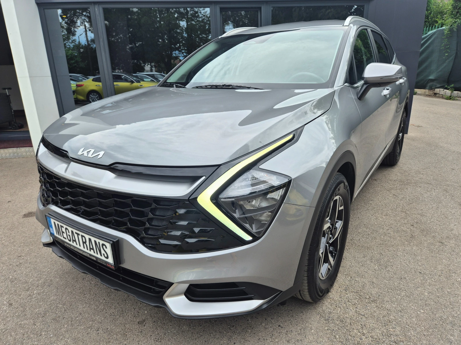 Kia Sportage 2.0 cm3 4x2 наличен в БГ, снимка 2 - Автомобили и джипове - 55208020