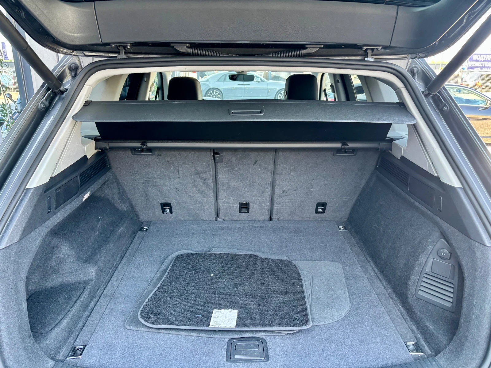VW Touareg 3.0D, снимка 12 - Автомобили и джипове - 55626003