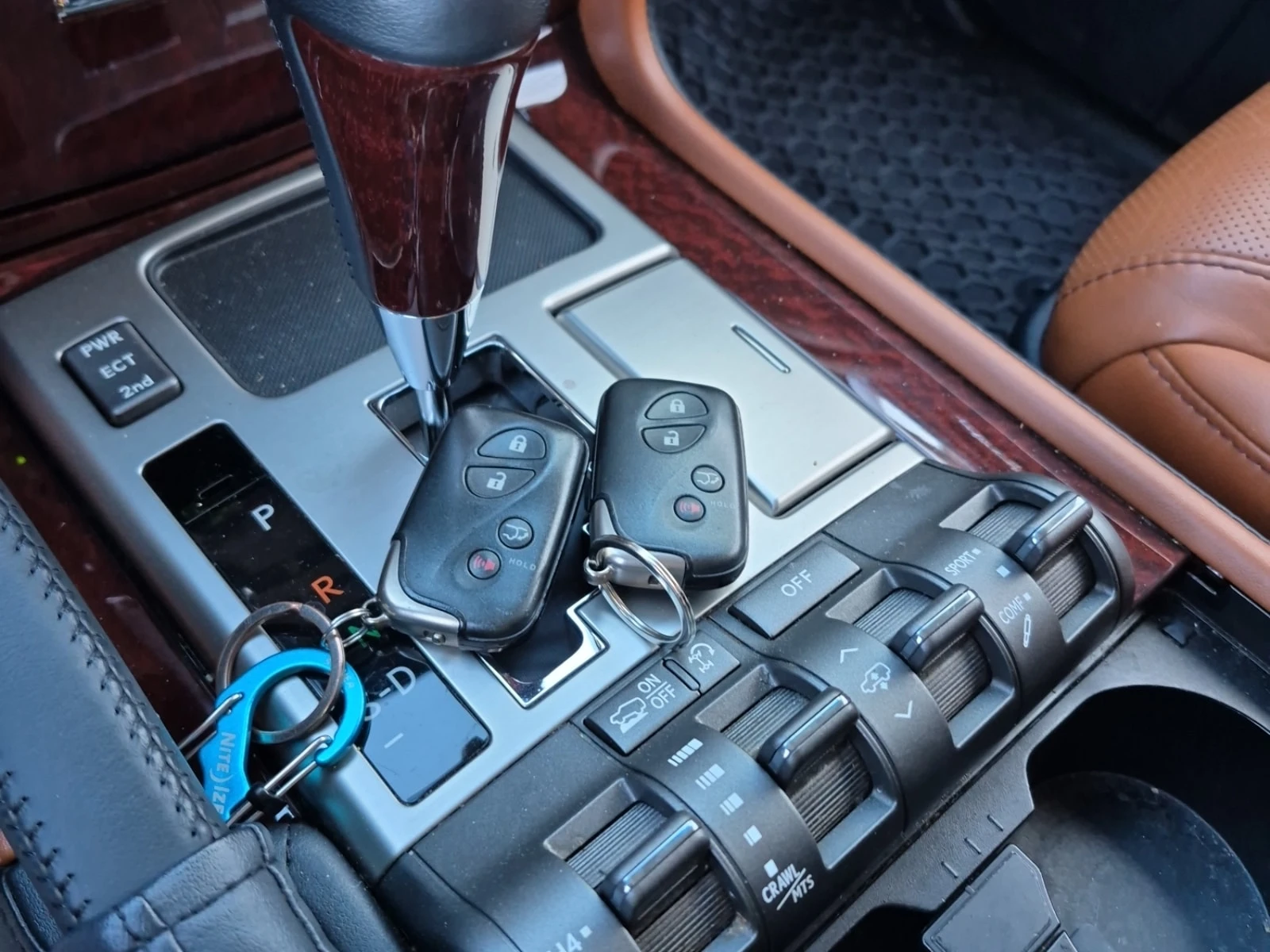 Lexus LX 570 * 2 ����� * TV * MARK LEVINSON * CARFAX *  | Mobile.bg � ����������� 10