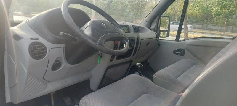 Renault Master 2.5 dti клима, снимка 14 - Бусове и автобуси - 42327742