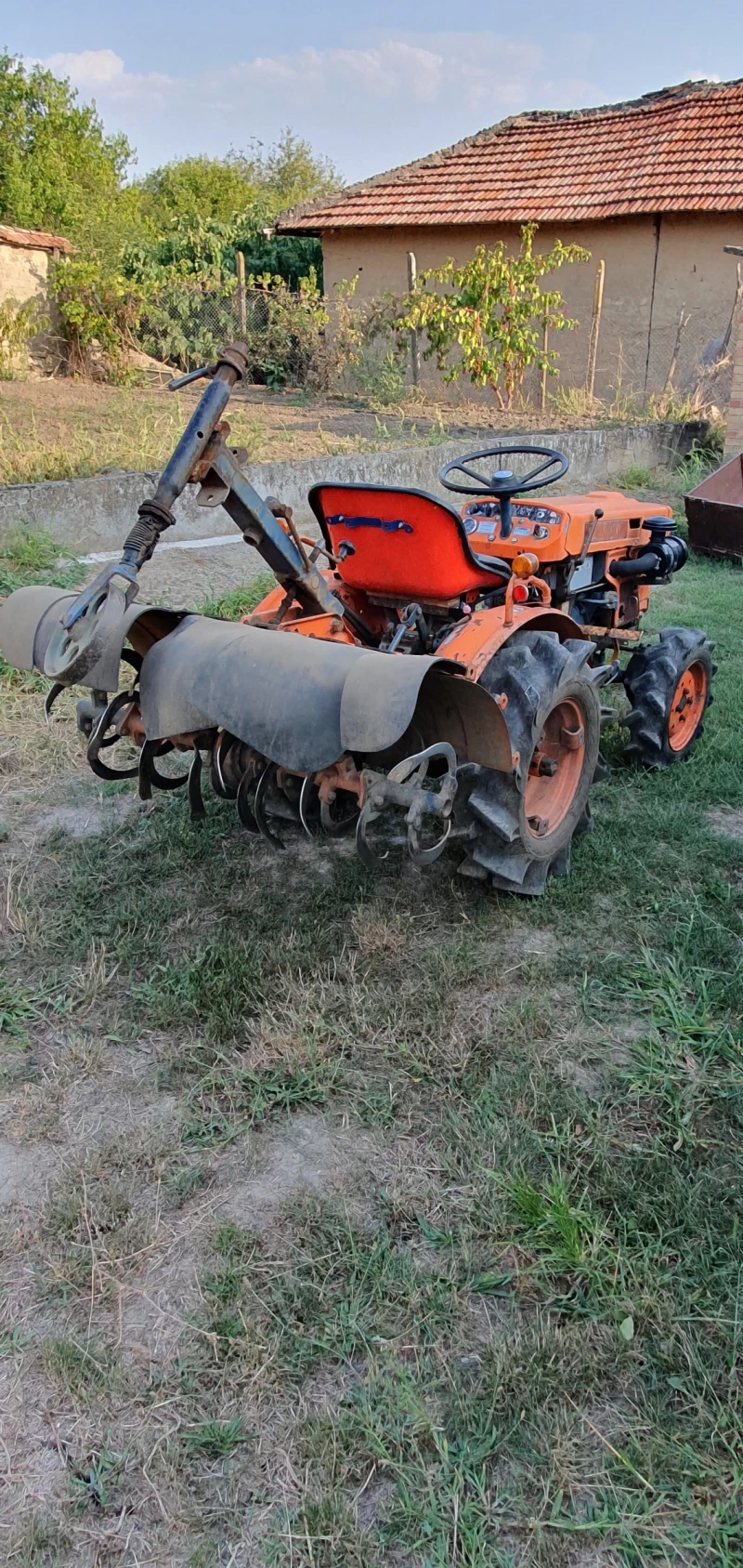 Трактор Kubota B5001, снимка 5 - Селскостопанска техника - 47134558