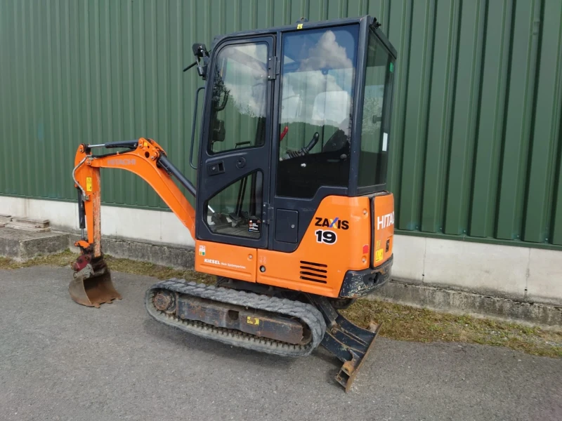 Багер Hitachi ZX19-5A CR, снимка 2 - Индустриална техника - 52474685