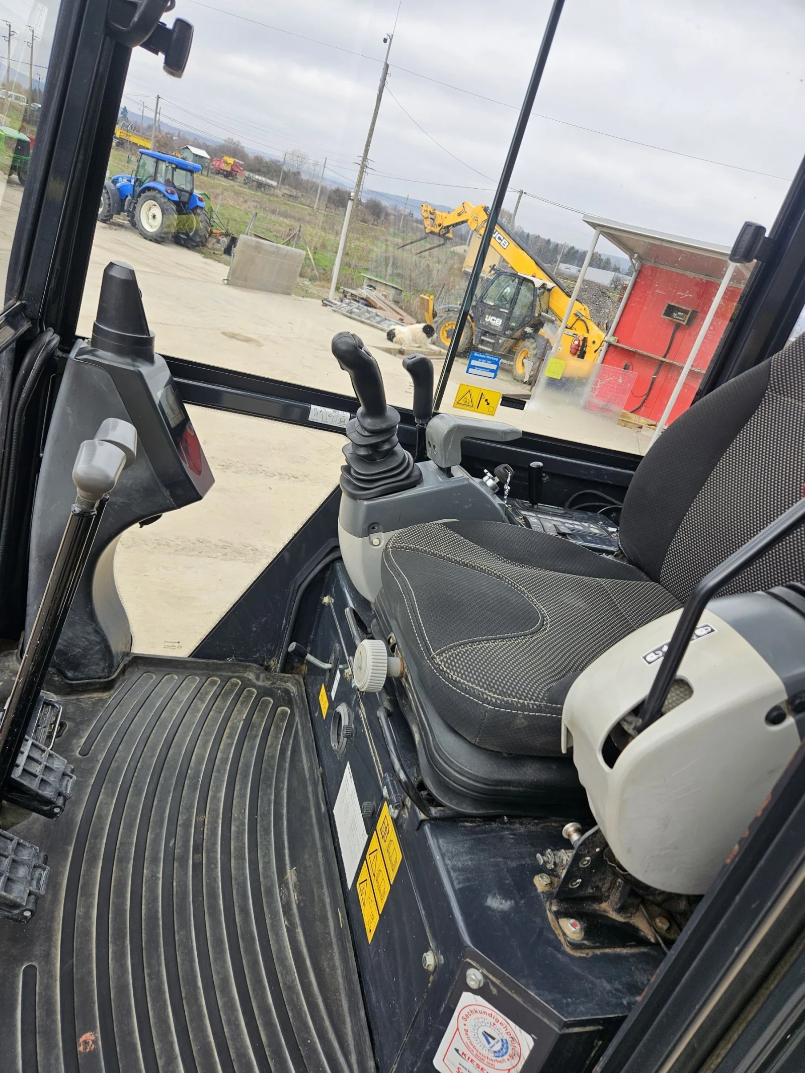 ����� Hitachi ZX19-5A CR | Mobile.bg � ����������� 14