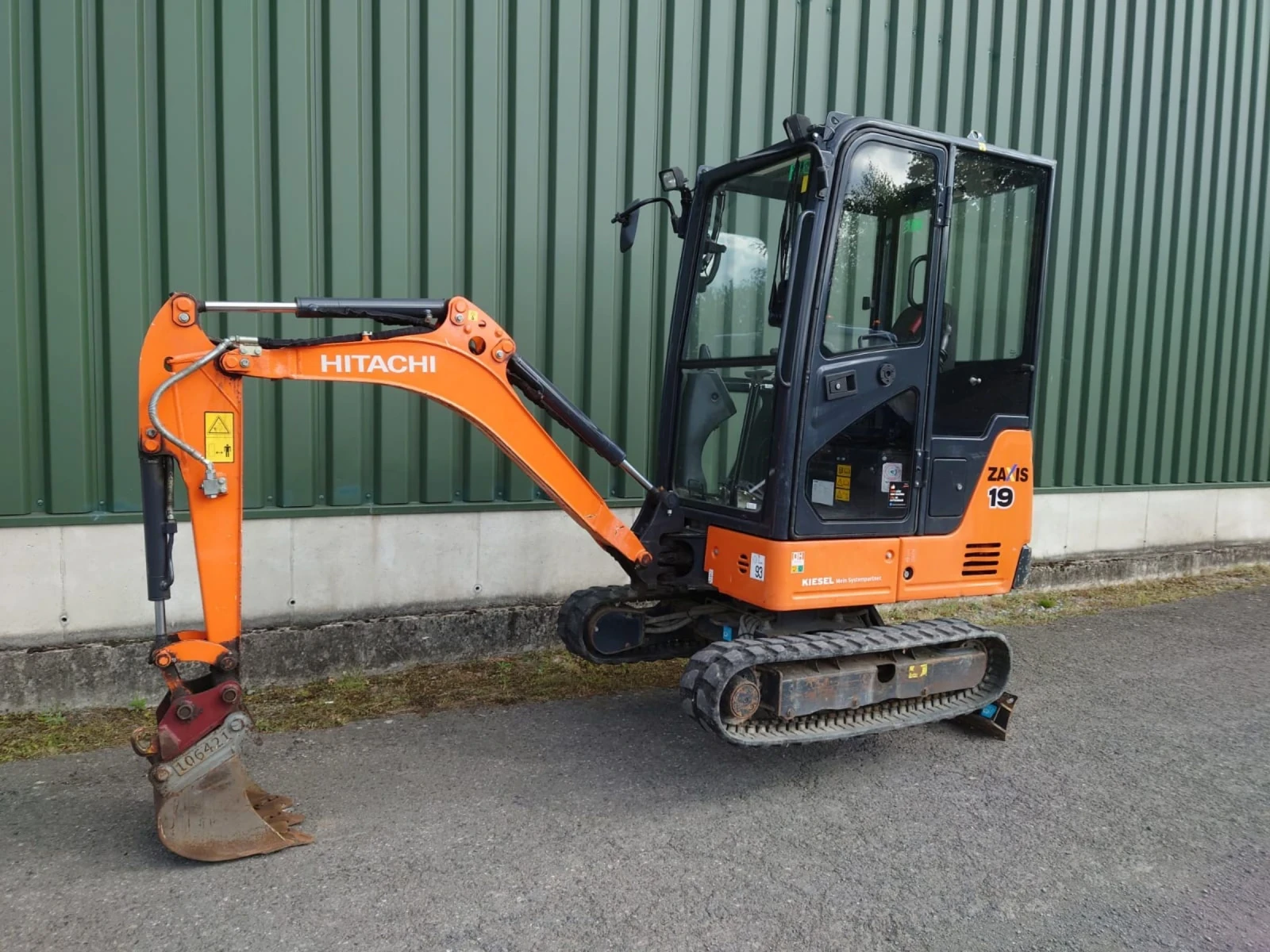 Багер Hitachi ZX19-5A CR - изображение 4