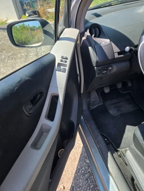 Toyota Yaris 1.3 АГУ/Климатик, снимка 10