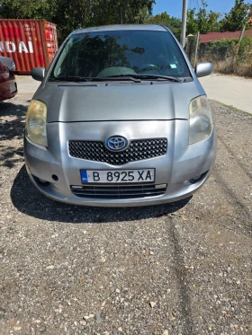 Toyota Yaris 1.3 АГУ/Климатик, снимка 2