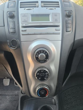 Toyota Yaris 1.3 АГУ/Климатик - 2700 € / 5280.74 лв. - 32758580 6
