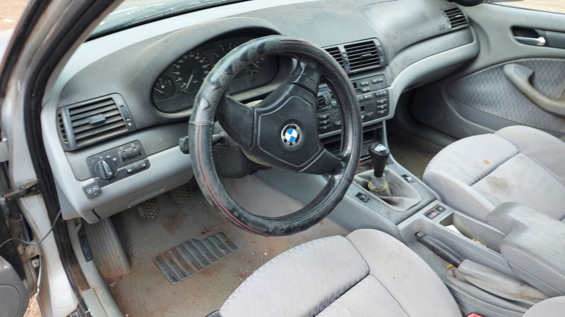 BMW 320 Е46, снимка 2 - Автомобили и джипове - 37784304