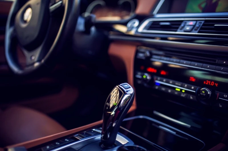 BMW 750 Ld xDrive B&O Individual, снимка 17 - Автомобили и джипове - 50231173