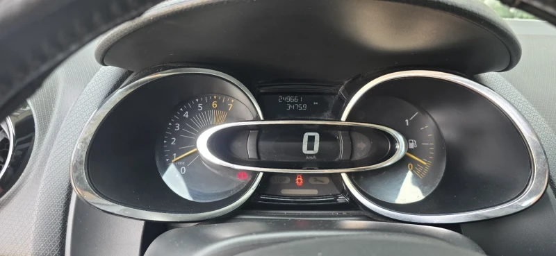 Renault Clio 1.2 бензин и  газ , снимка 9 - Автомобили и джипове - 51275230