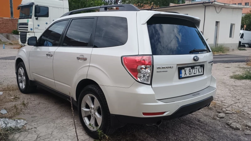 Subaru Forester, снимка 2 - Автомобили и джипове - 52410648