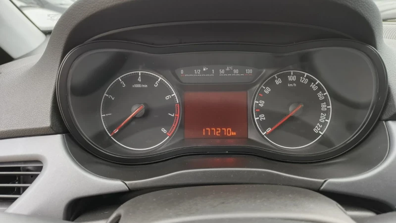 Opel Corsa 1, 4 БЕНЗИН/ГАЗ, снимка 10 - Автомобили и джипове - 53508880