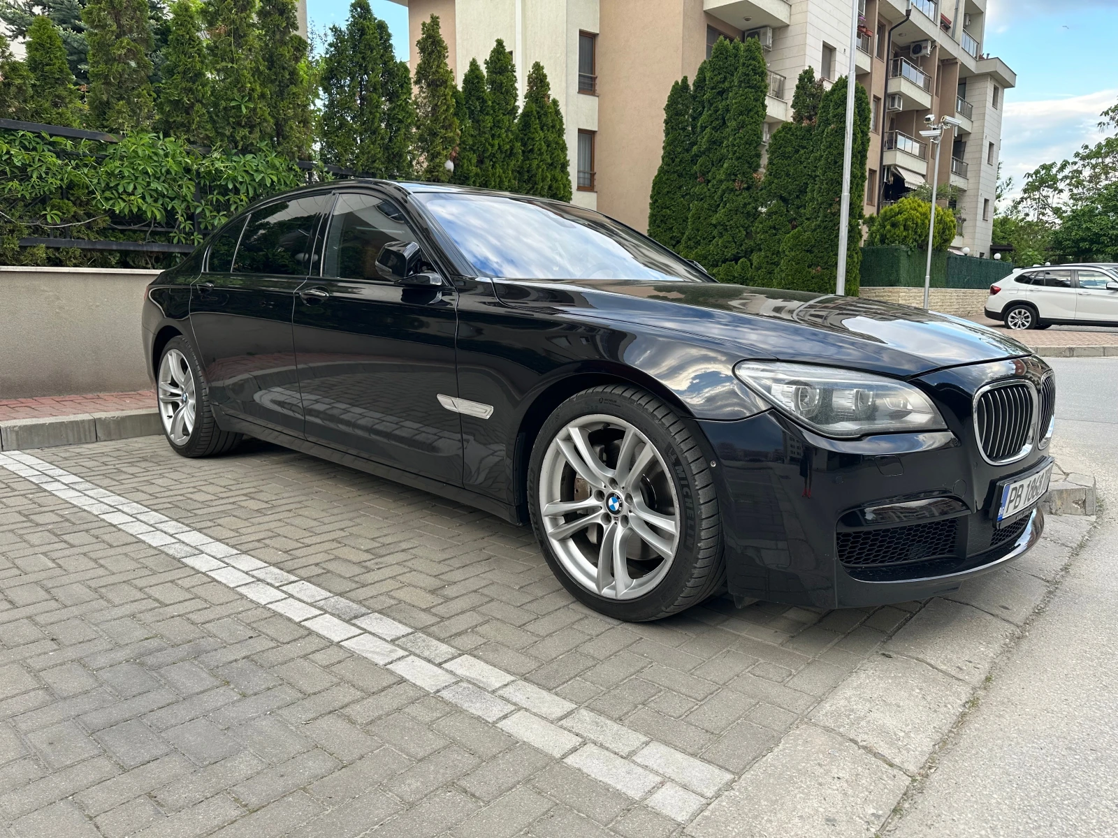 BMW 750 Ld xDrive B&O Individual, снимка 1
