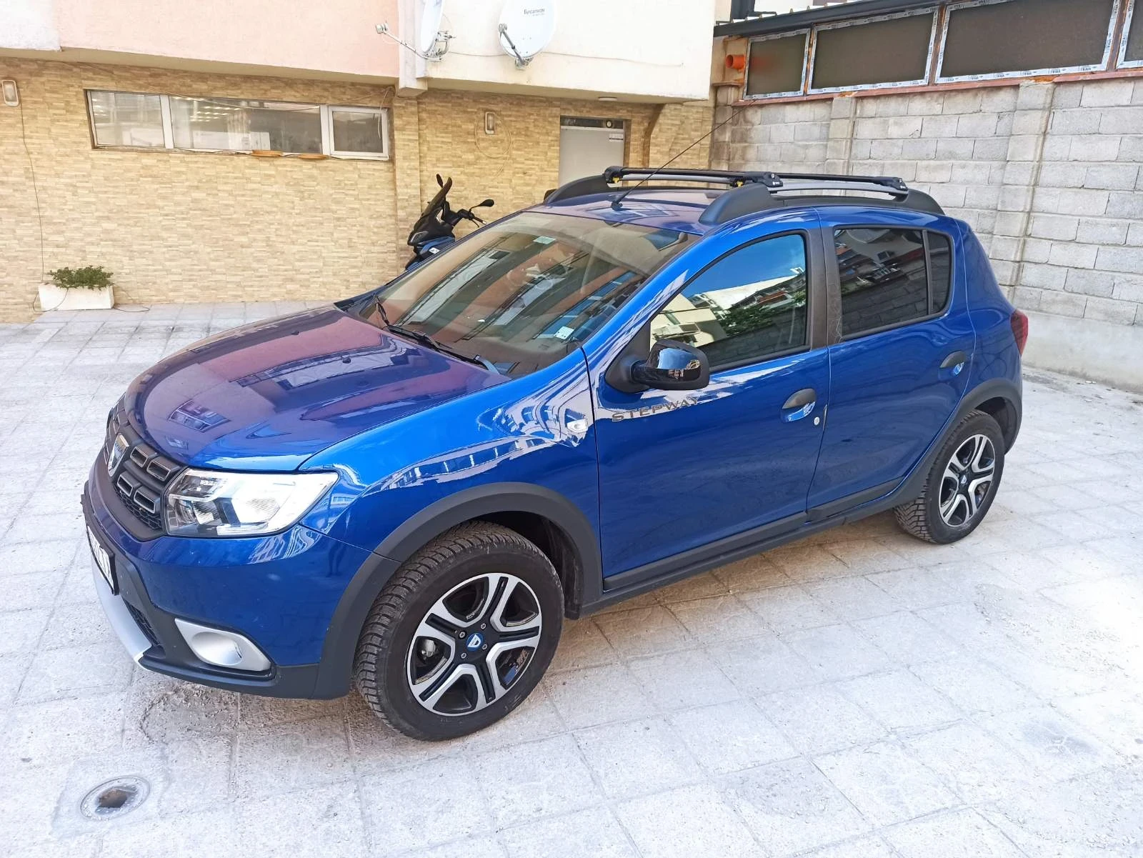 Dacia Sandero Stepway Blue line - изображение 3