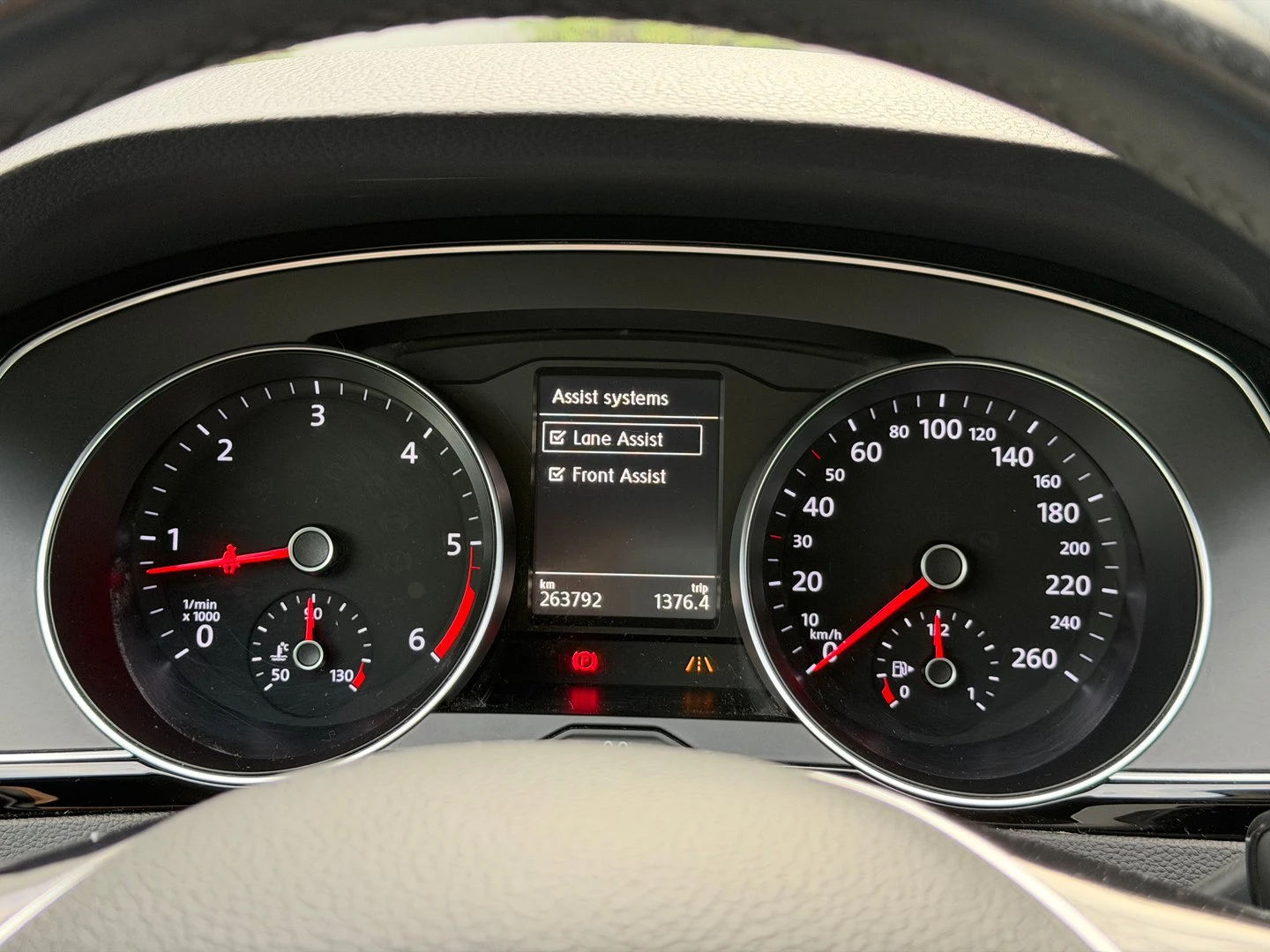 VW Passat VW Passat Var. 2.0 TDI SCR 4MO BMT DSG Comf - изображение 8