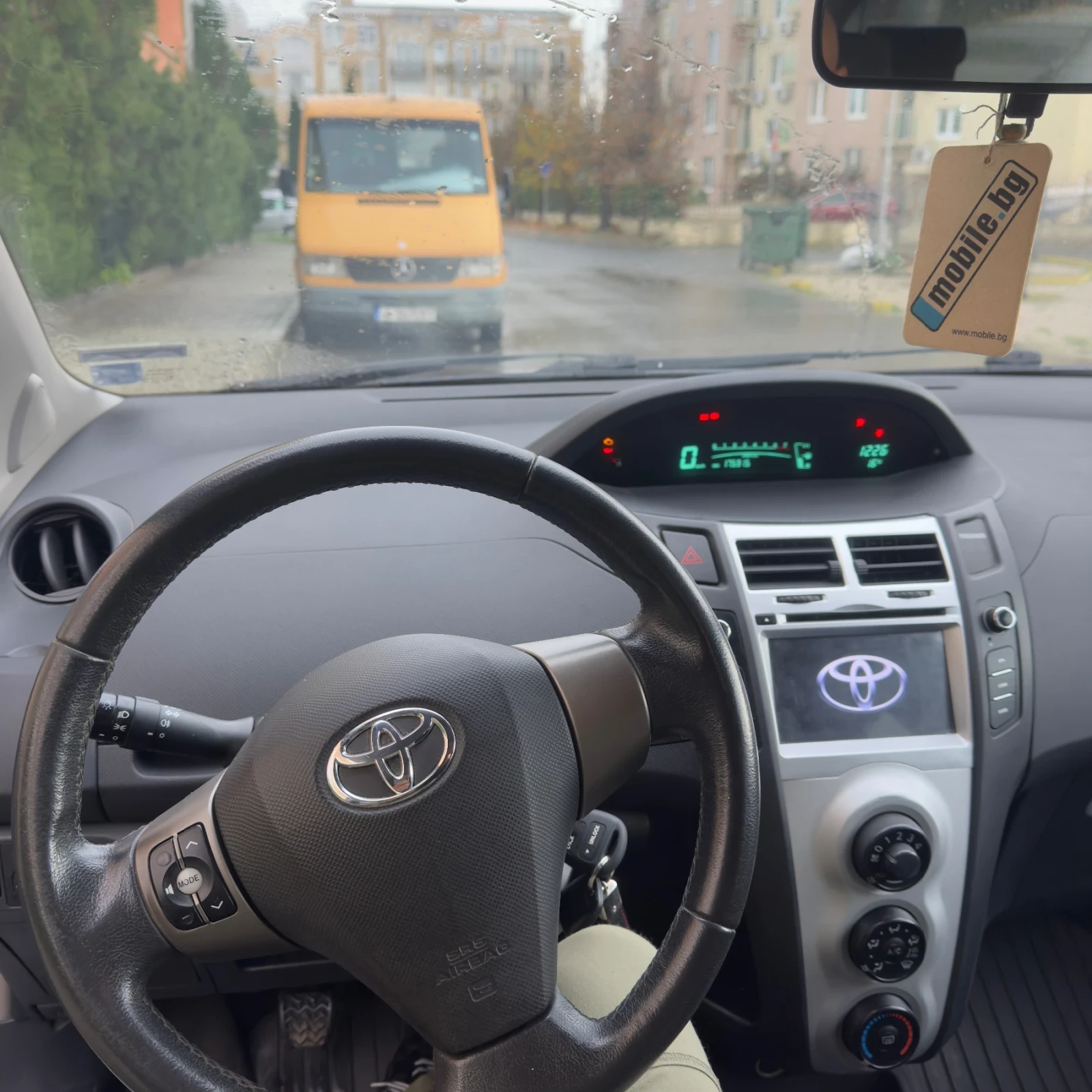 Toyota Yaris  - изображение 3