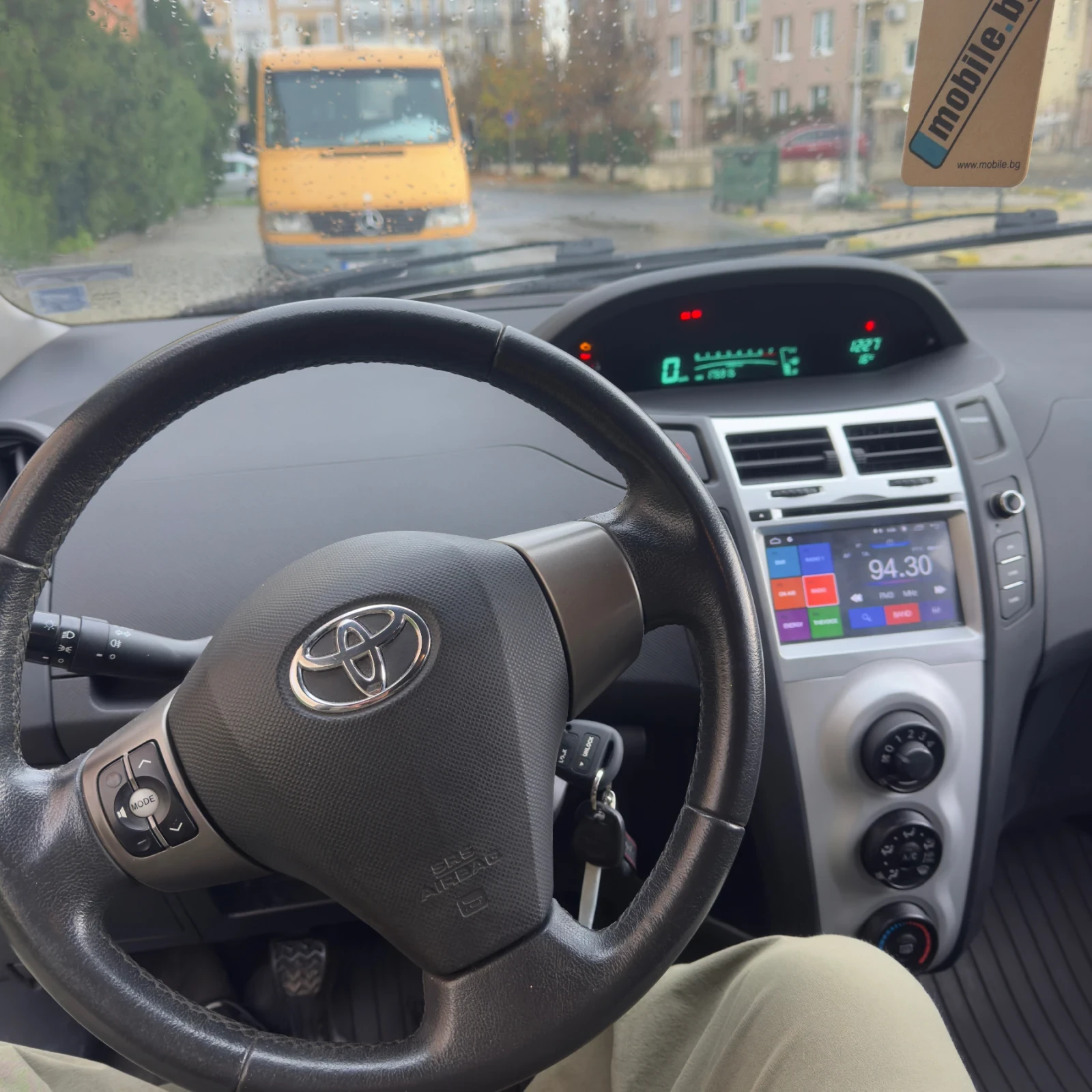 Toyota Yaris  - изображение 4