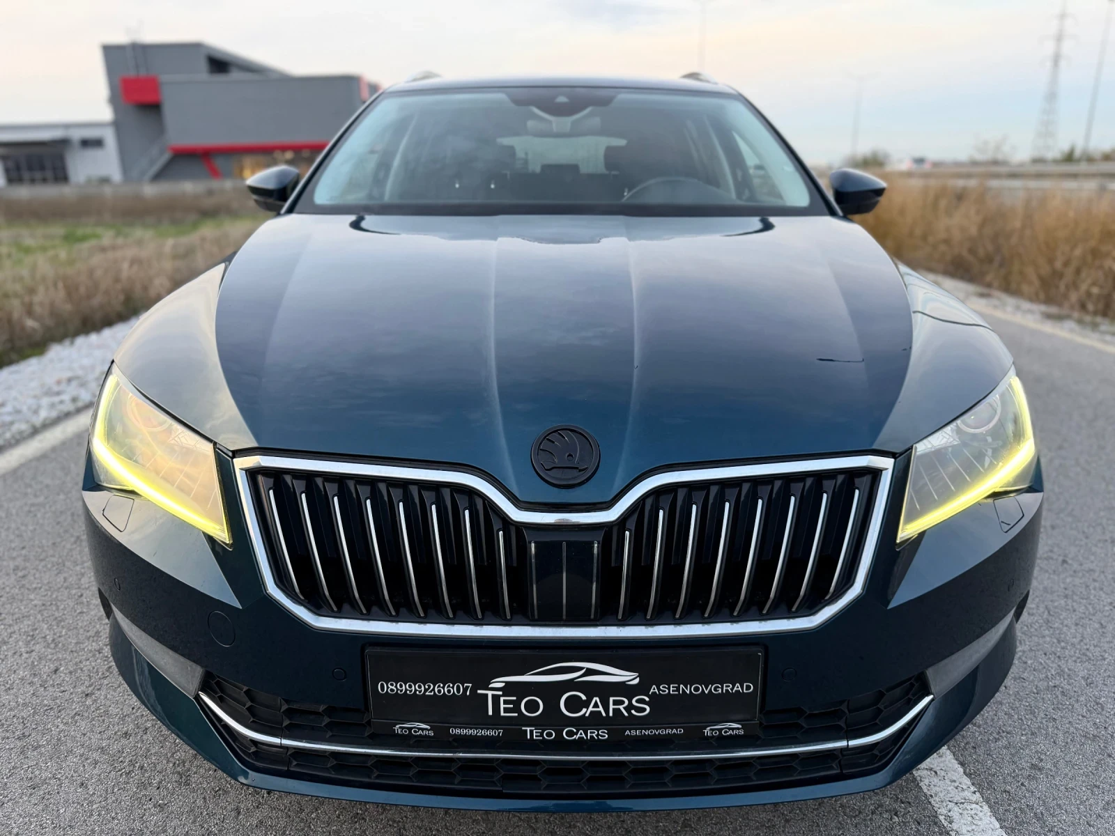 Skoda Superb 2.0 TDI / SPORTLINE / DISTRONIC / KEYLESS / LED - изображение 2