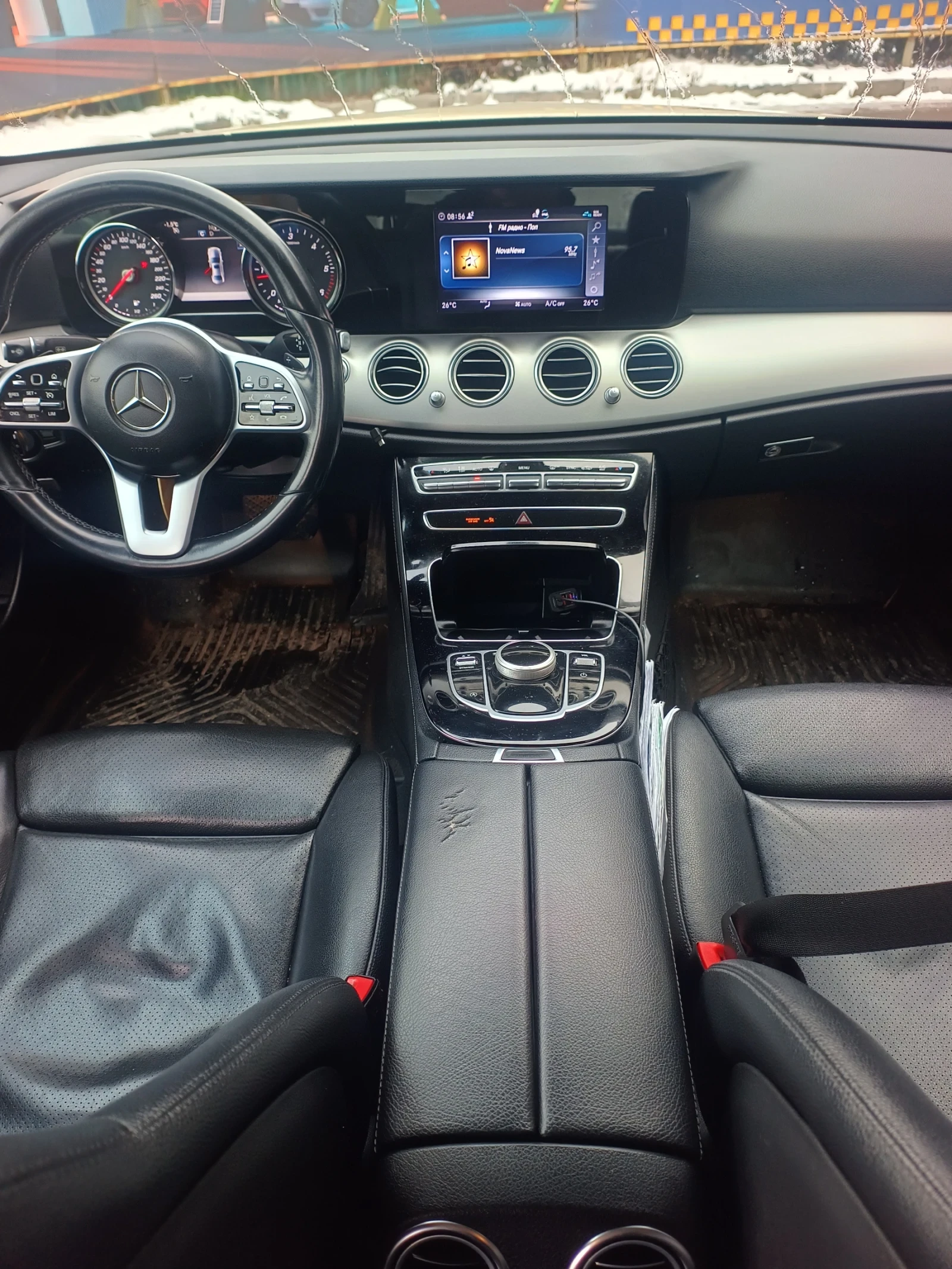 Mercedes-Benz E 200  - изображение 10