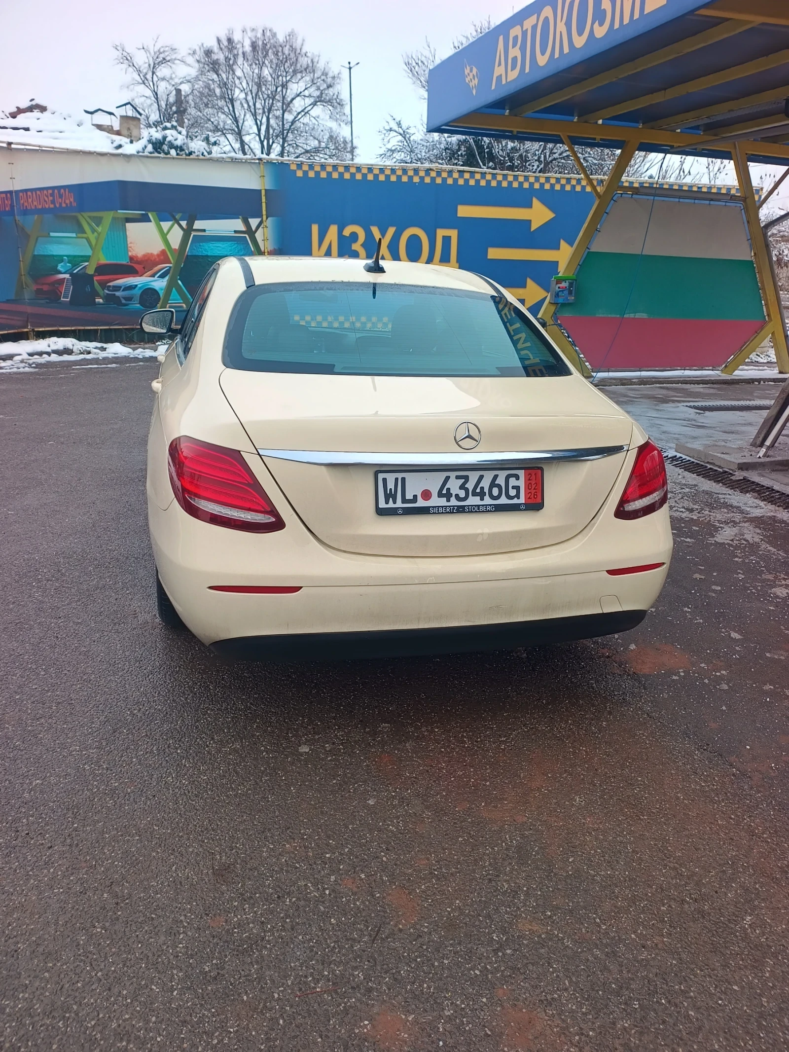 Mercedes-Benz E 200  - изображение 6