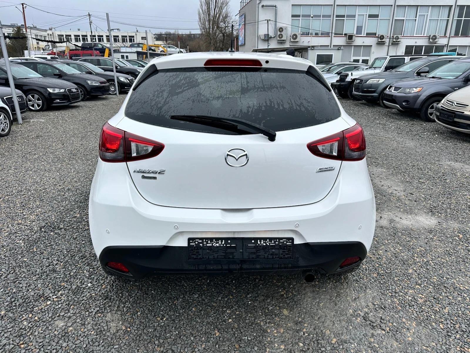 Mazda 2 1.5 i Skyacktiv Внос Швеицария, снимка 7 - Автомобили и джипове - 53945695
